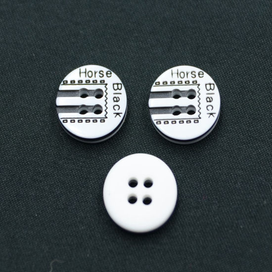 Botón de poliéster de 4 agujeros de nuevo diseño (S-031)