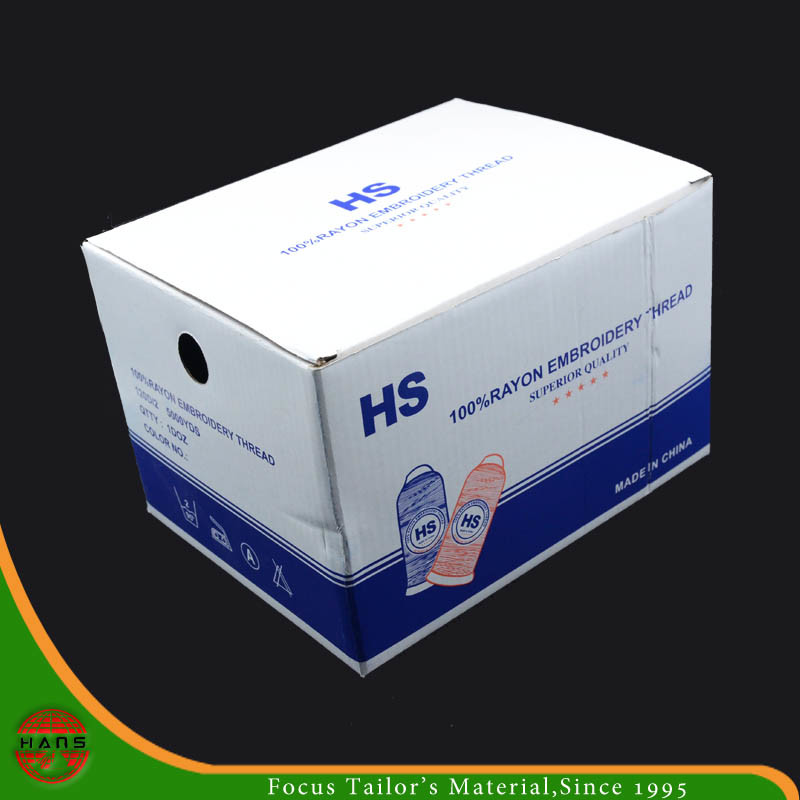 Hilo de bordar de ray&oacute;n 100% con una cubierta