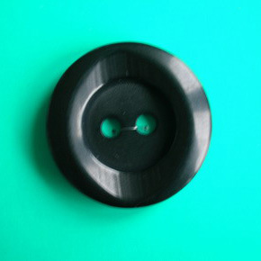 Botón de poliéster de 2 agujeros (S-008)